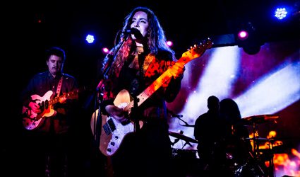 Contrata una banda de rock en directo